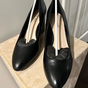 Brand New Nine West Wedge Heel Shoe.